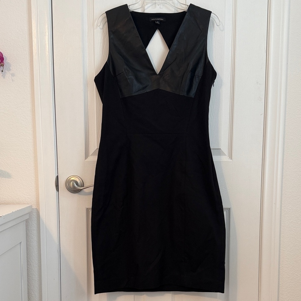 Chic Black banana republic V -Neck dress size 14